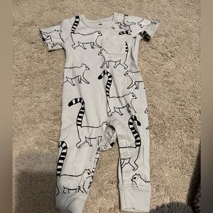 Tea collection lemur romper 9-12 months